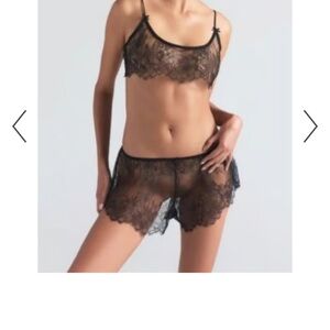 Skims Elegant Black Lace Lingerie Set